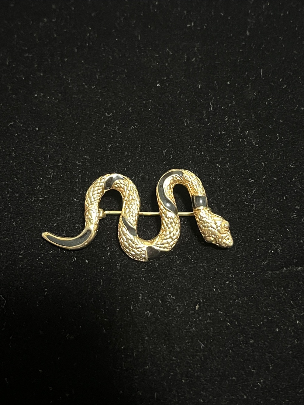 Gold Snake-Shaped Reptile Brooch Pin - Classic Accent